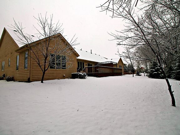 3rd image of 1502 S Silverbrook Dr