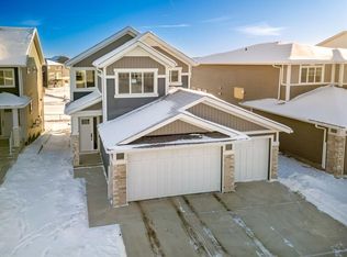 235 E Chelsea Park, Chestermere, AB T1X2T3
