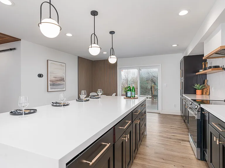 Pembroke Dr — Photo 21