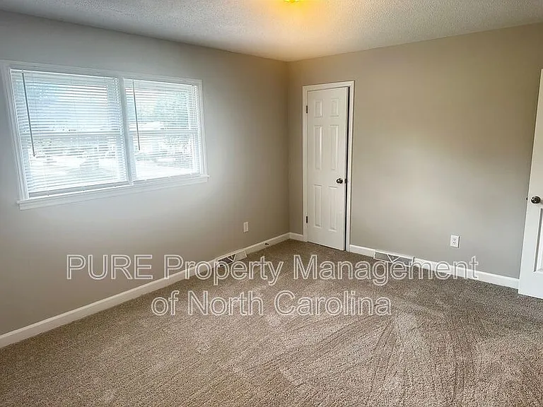 916 W 5th Ave #A — Photo 14
