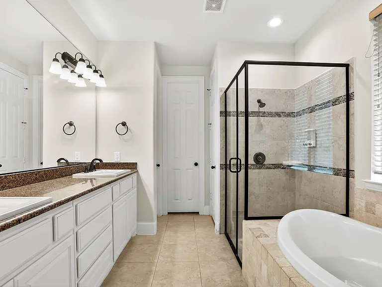 2346 Arezzo Ln — Photo 9