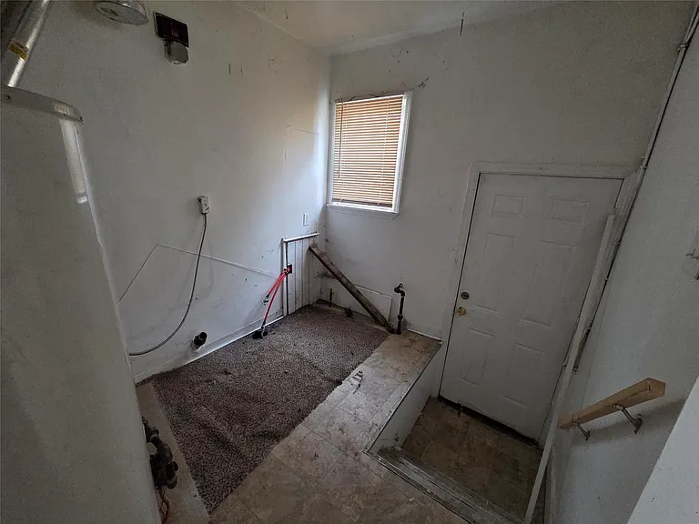 24511 Florence St — Photo 16
