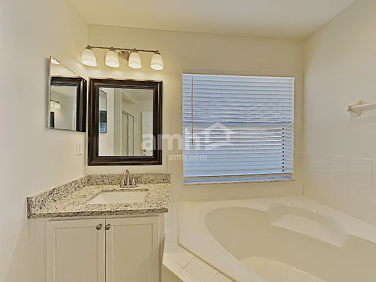 1066 Bluegrass Dr — Photo 16