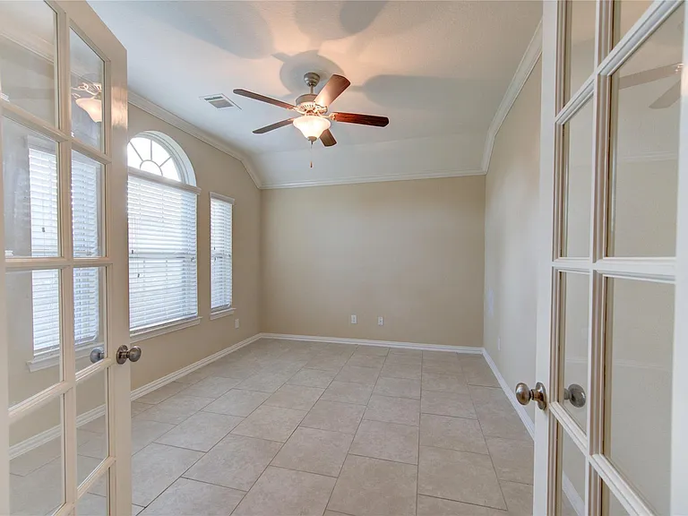 6519 Point Hollow Ln — Photo 7