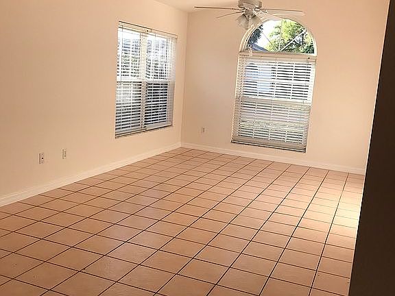 3rd image of 2451 Albaca Dr