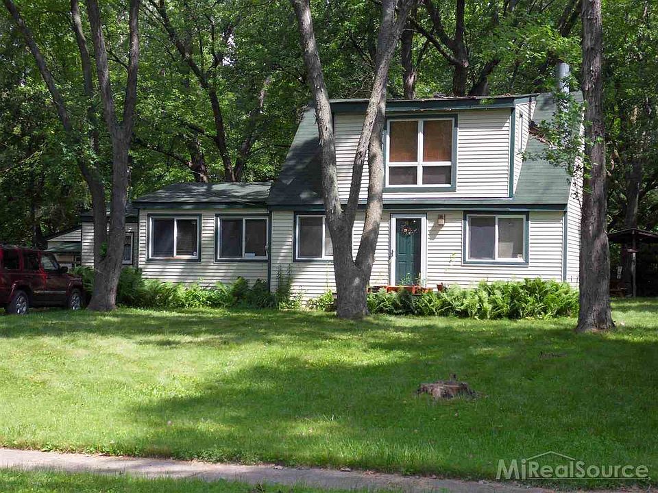 1st image of 21718 McClung Ave