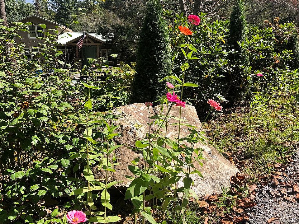 1st image of 18 Garden Ln