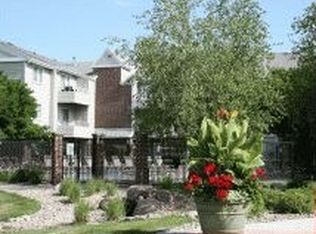 822 N 94th Plz APT 4, Omaha, NE 68114