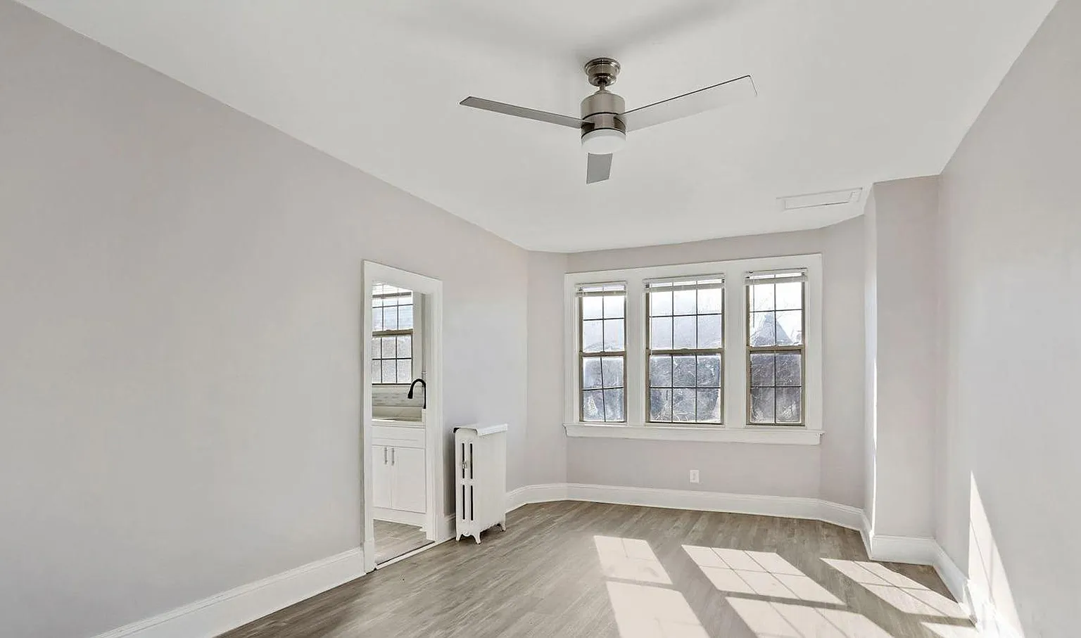 1441 Harvard St — Photo 1