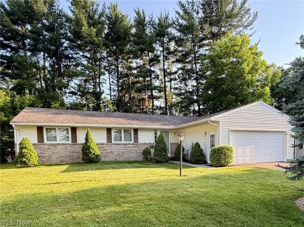 152 Meadow Dr, Elyria, OH 44035