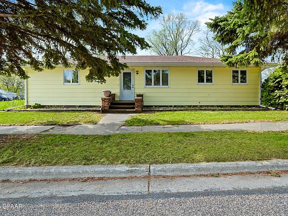 2nd image of 404 Wadge Ave S