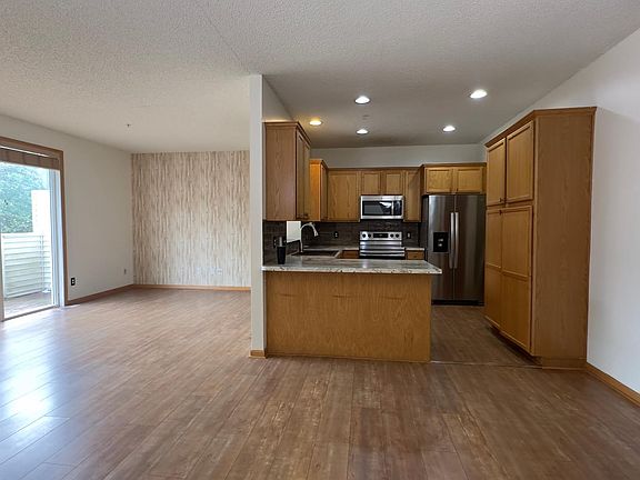 5th image of 2578 136th St W Unit 98