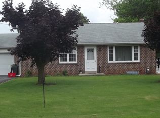 238 N Reamstown Rd, Denver, PA 17517