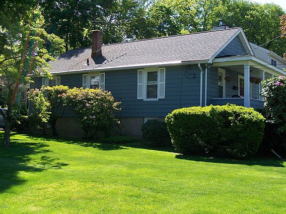 2nd image of 238 Willis Ave