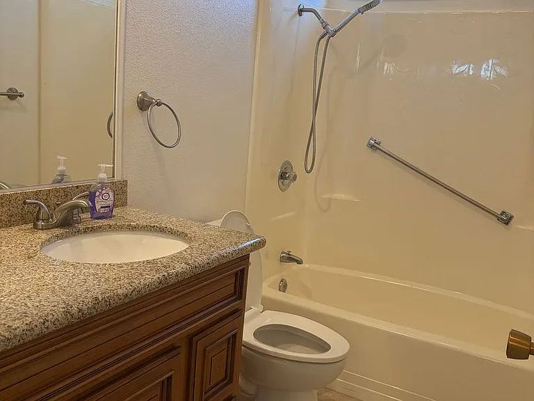 28033 Radford Dr — Photo 21