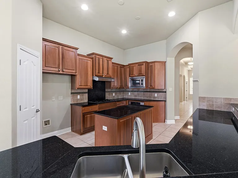1301 David Cv — Photo 11