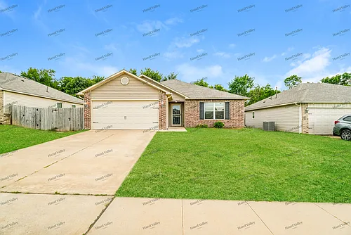 2805 E Quincy St Photo 1