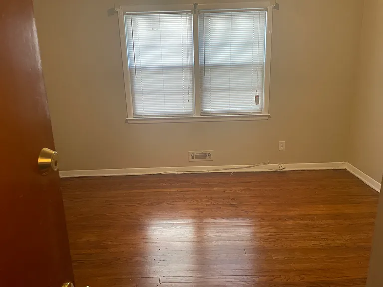 24 Grand Ave — Photo 12