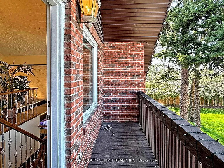 3485 Cawthra Rd — Photo 42