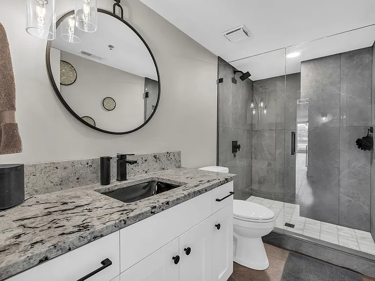 230 E Broadway S #1209 — Photo 14