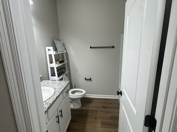3rd image of 327 Weaver Way