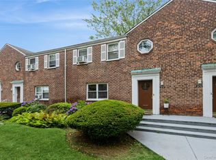 23432 133rd Ave, Rosedale, NY 11422