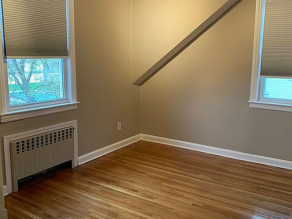 5th image of 275 W Nicholai St