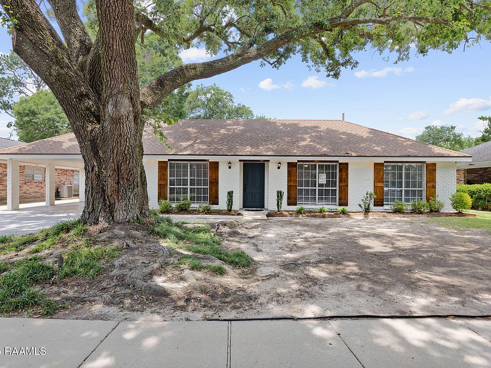1st image of 808 Dulles Dr