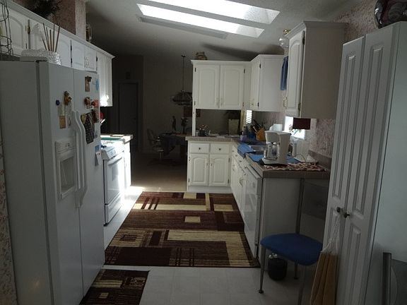 5th image of 21561 Notre Dame Dr