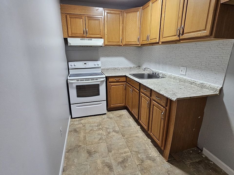 1st image of 80 Farmington Ave APT B6