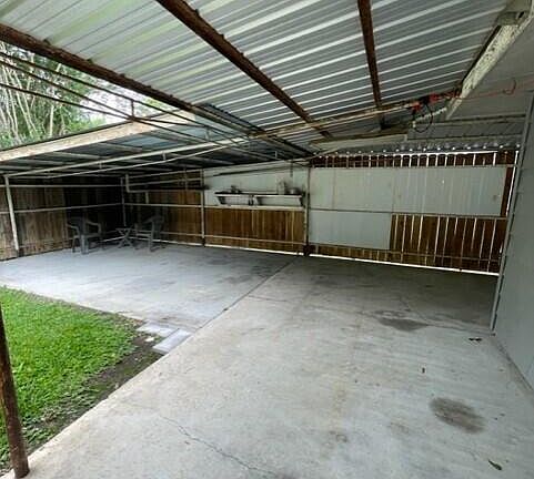 5th image of 807 Saint Charles St