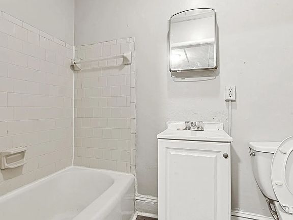 5th image of 255X W Lombard St #3
