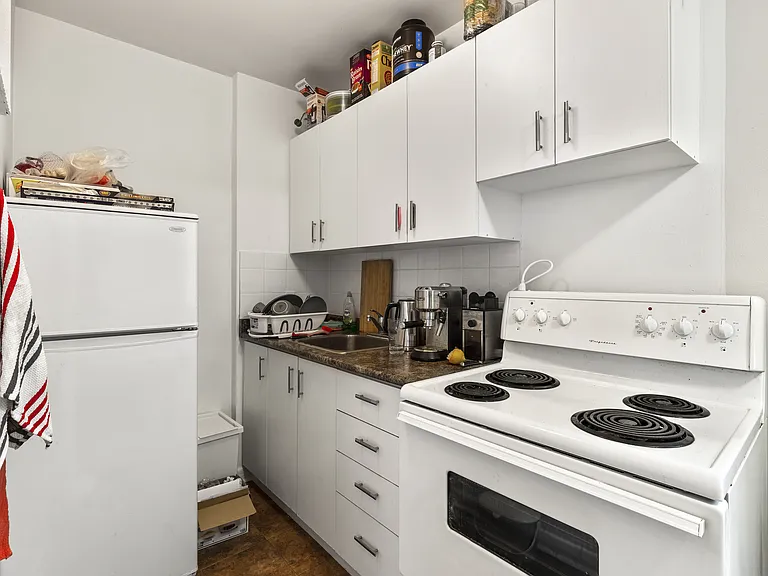 149 Saint George St — Photo 4