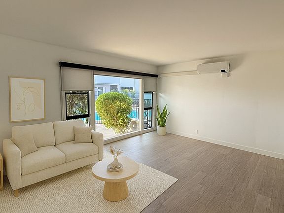 2nd image of 2031 N Beachwood Dr #6