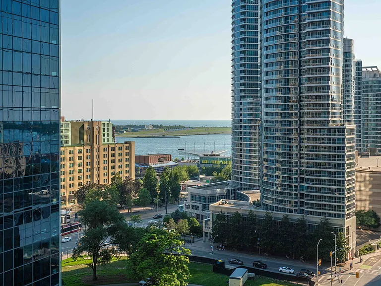 88 Harbour St #1409 — Photo 8