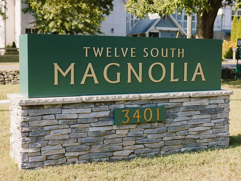 12 South Magnolia — Photo 8