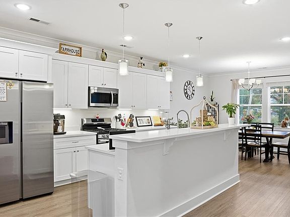 3rd image of 2917 Pretty Lake Ave