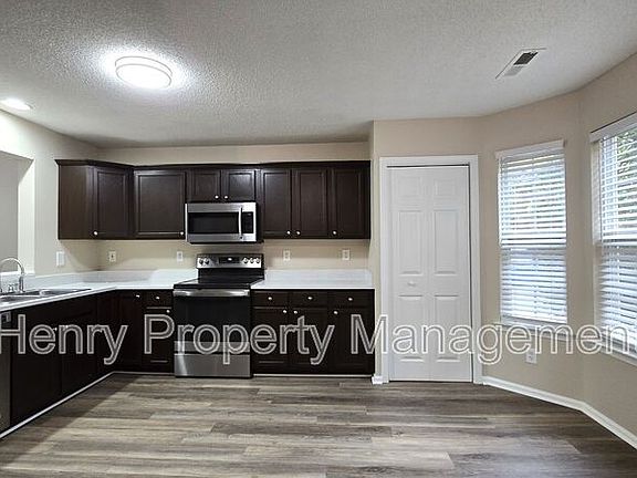 4th image of 310 Virens Dr