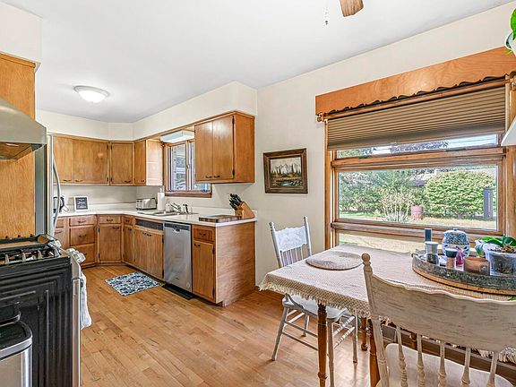 5th image of 55415 Barksdale St