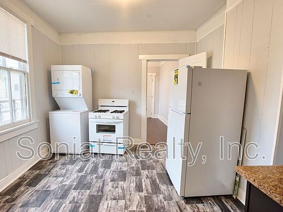 4th image of 654 S Rendon St