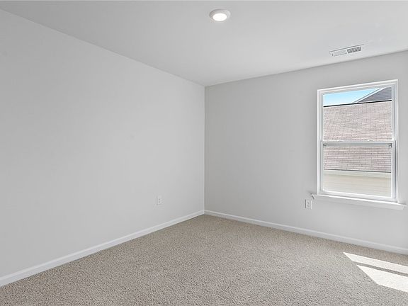 4th image of 608 Palmerston Dr