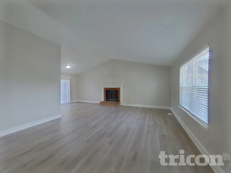 5801 Leaf Ct — Photo 3