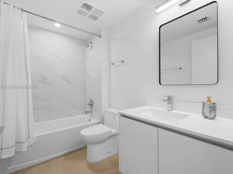 700 NE 24th St #Penthouse 6005 — Photo 21