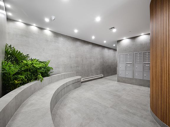5th image of 48 Somers St #605