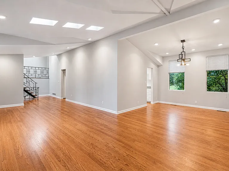 6 Lark Ave — Photo 6