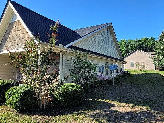 2nd image of 561 Highland Pointe Dr