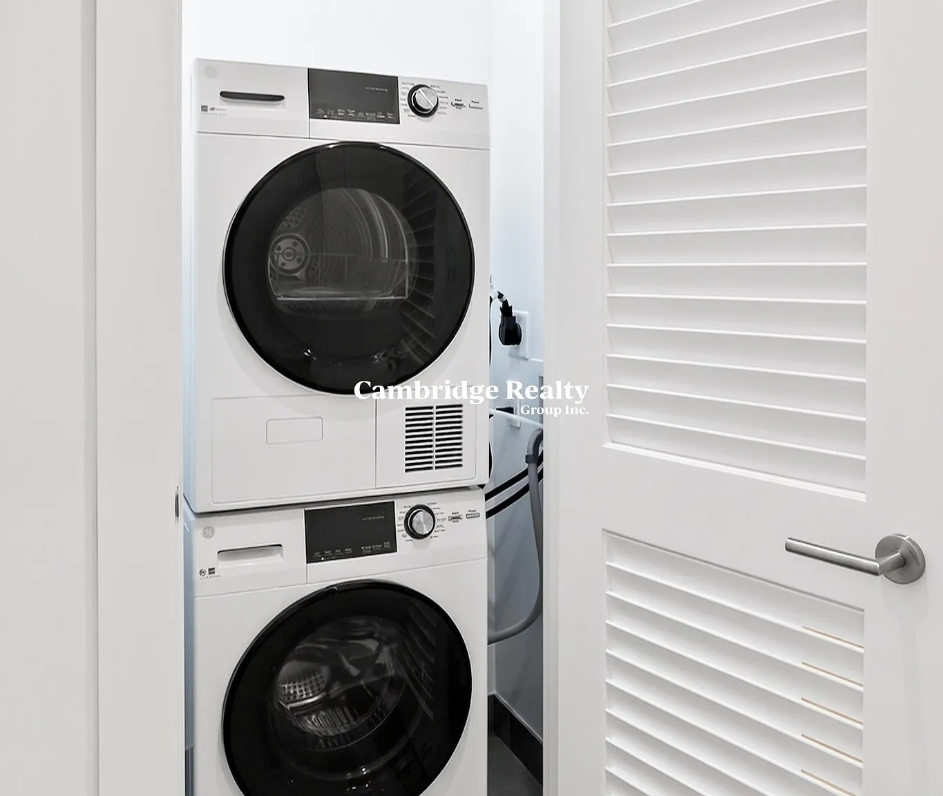 2 bed, 1.0 bath, 870 sqft, $3,895 — Photo 3