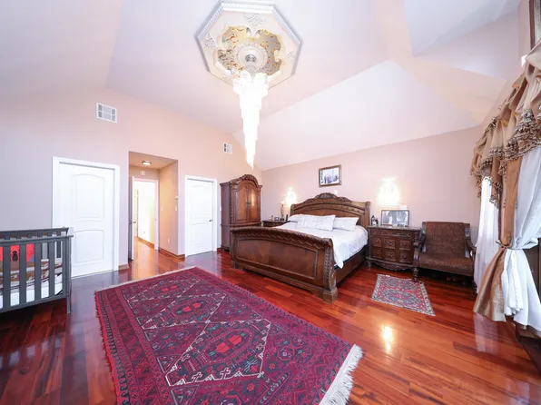 2568 East 2nd Street image 21 of 41