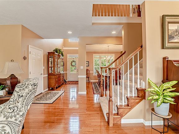 3rd image of 1135 Chaucer Dr