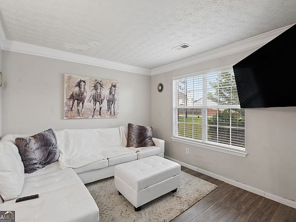 5th image of 439 Lake Ridge Ln